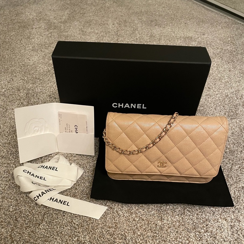 Chanel classic wallet on chain WOC